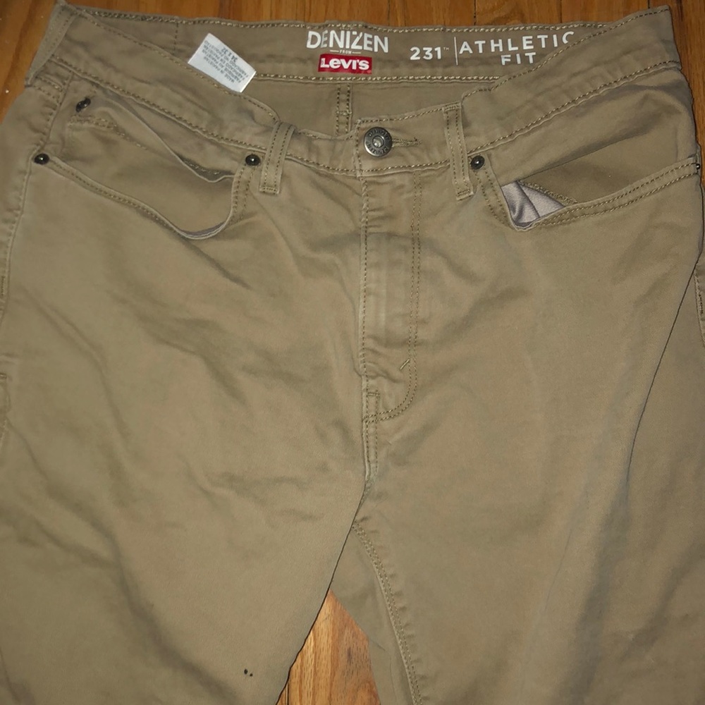 Levi’s Denizen khakis athletic fit